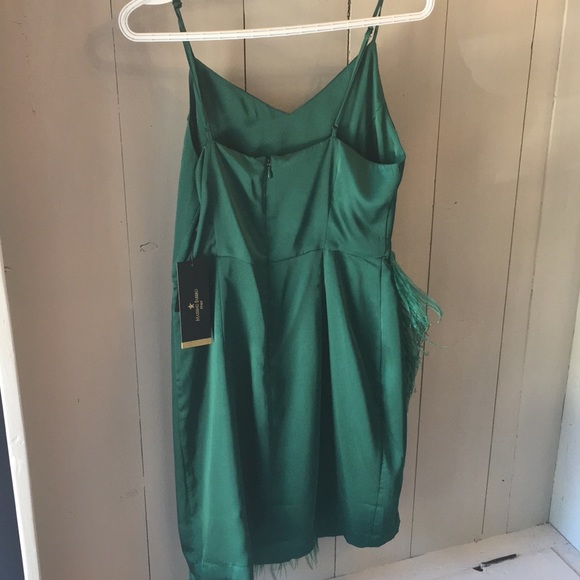 Cute emerald green dress 🎉2/$40 - Picture 2 of 2